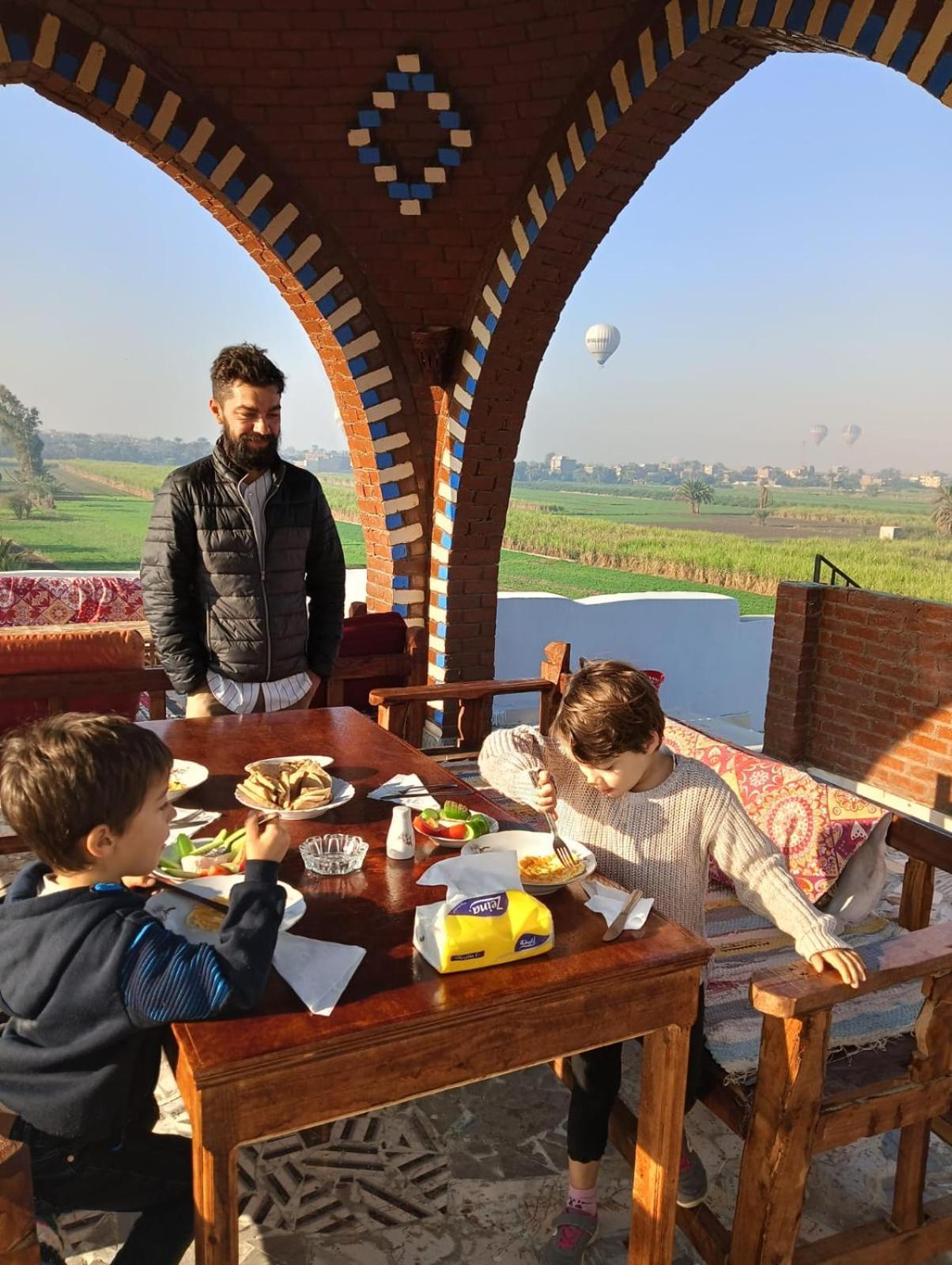 Quiet Gate Guest House Al Aqalitah Екстер'єр фото